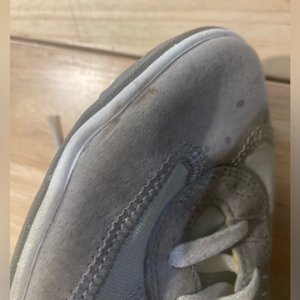 Merrell women’s ice performance footwear in size 5 1/2 in good condition